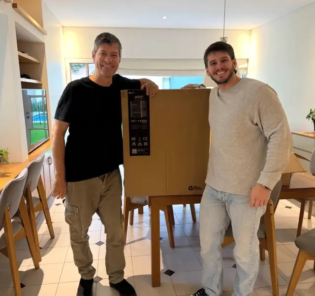 Mario Pergolini junto a Joaco, de Laboratorio 3D